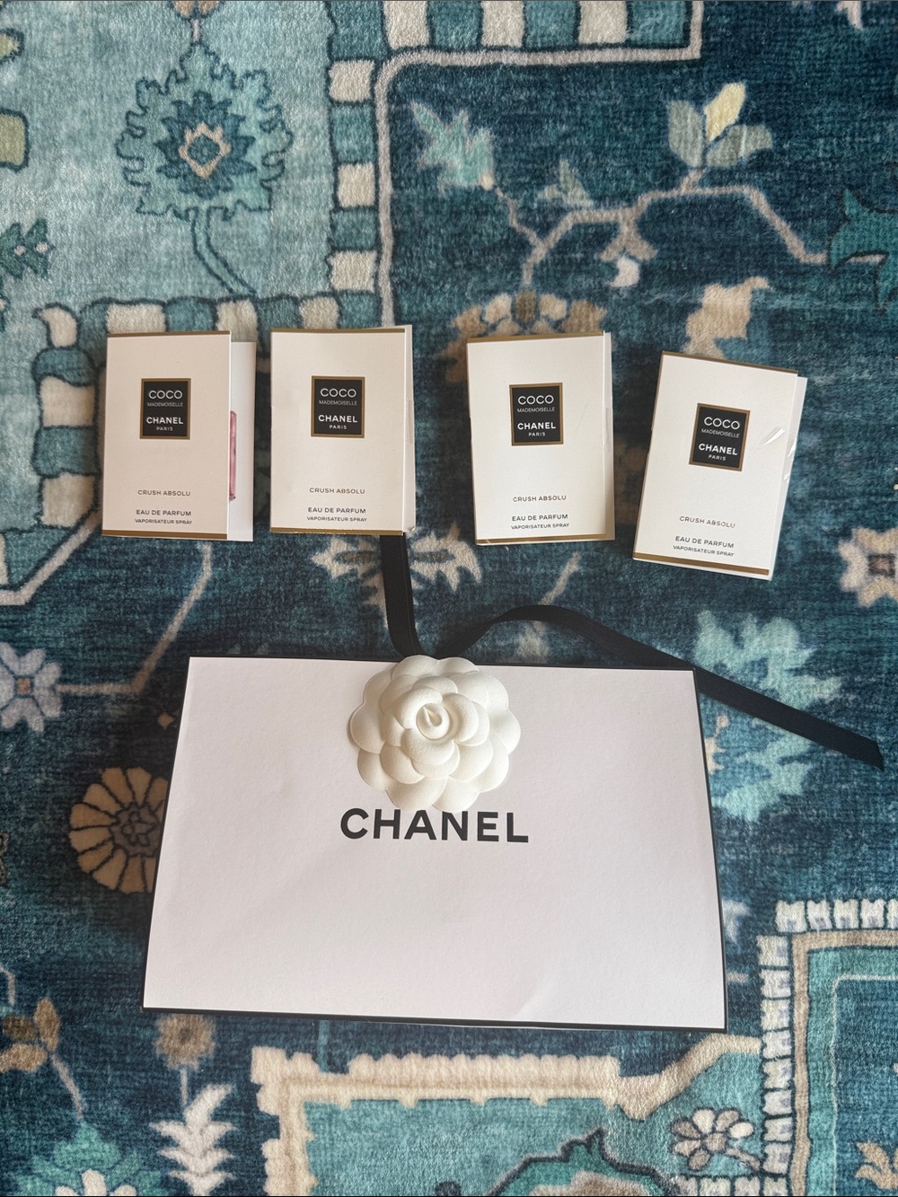 NEW CHANEL Coco Mademoiselle Absolu Trial Samples (4) with White Camellia Bag